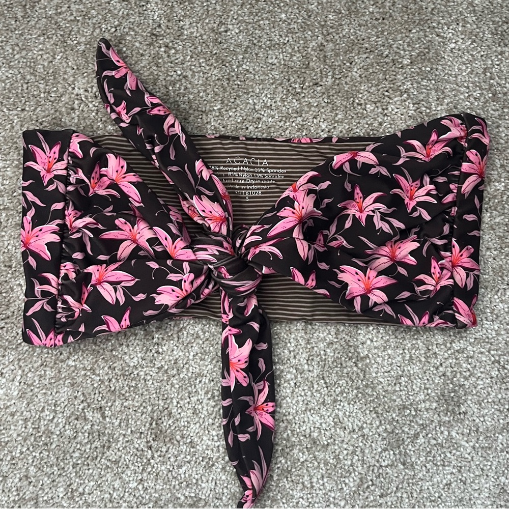 Acacia Madonna Top
